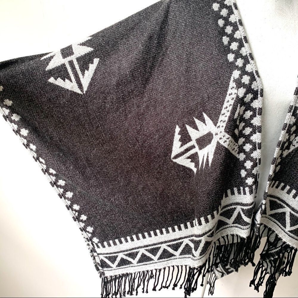 Boho Aztec Fringe Reversible Wrap Shawl - Picture 5 of 8